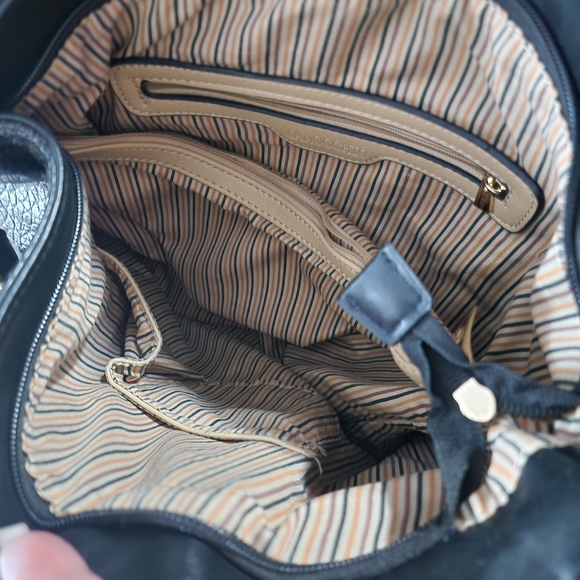 Elegant Black Textured Shoulder Bag - Picture 5 of 5